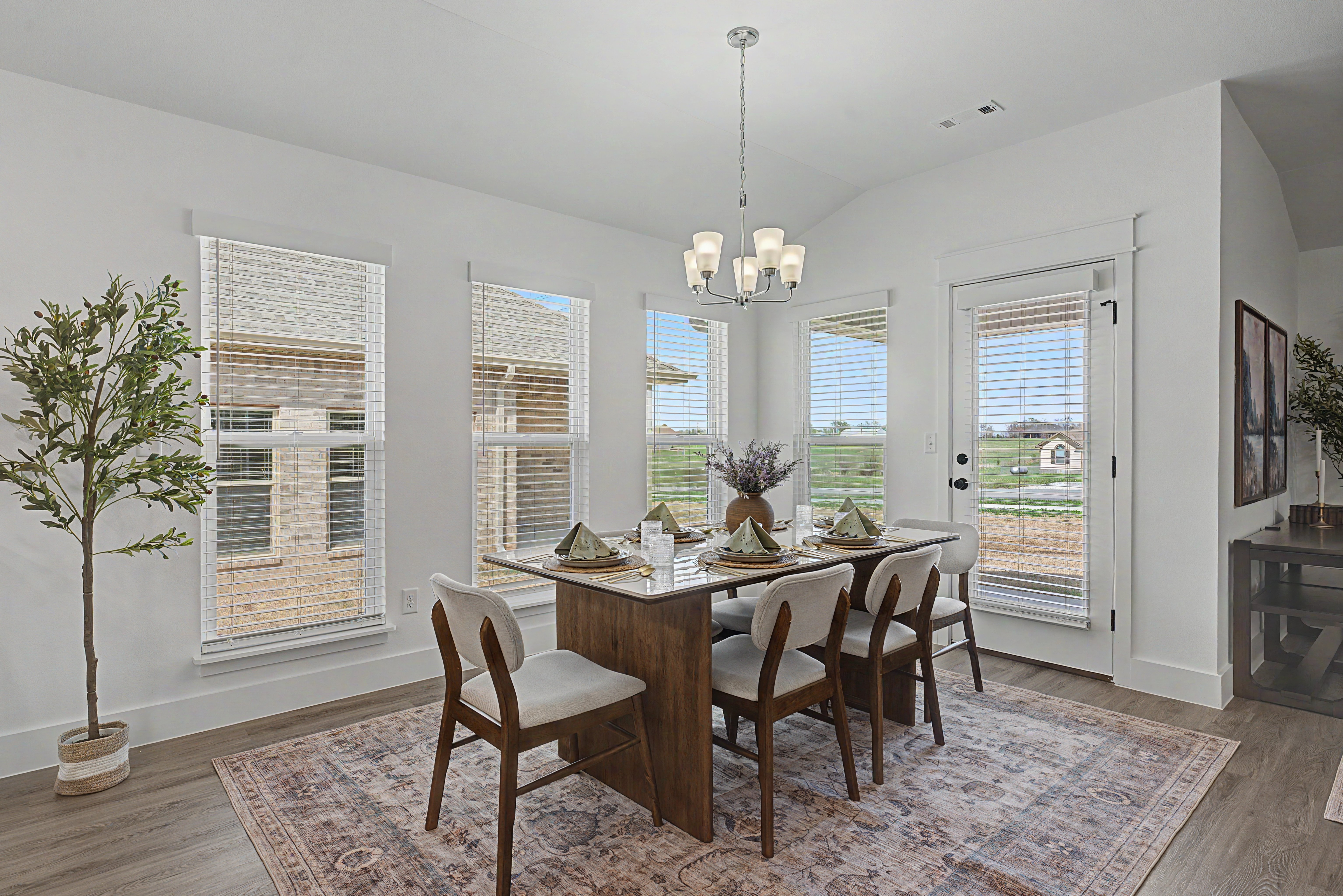 Dining Room Decorating Tips 